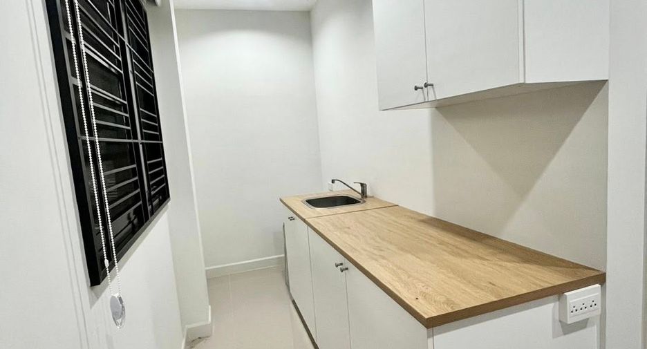 Haus zur Miete mit 3 Zimmer in Si Racha, Chonburi
