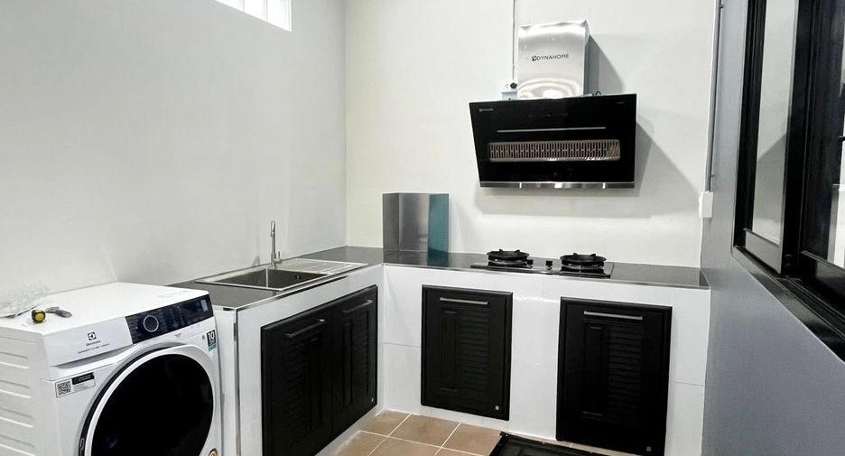 Haus zur Miete mit 3 Zimmer in Si Racha, Chonburi