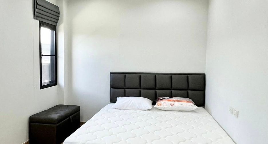 Haus zur Miete mit 3 Zimmer in Si Racha, Chonburi
