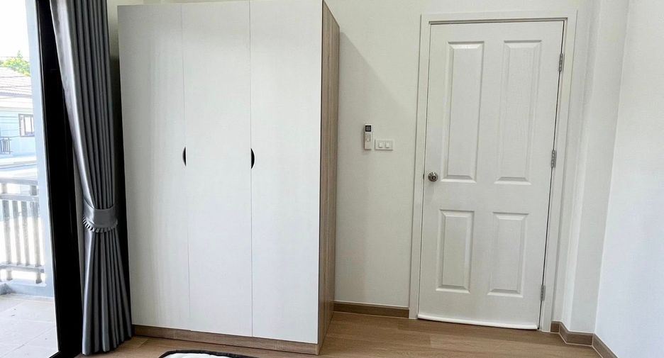 Haus zur Miete mit 3 Zimmer in Si Racha, Chonburi