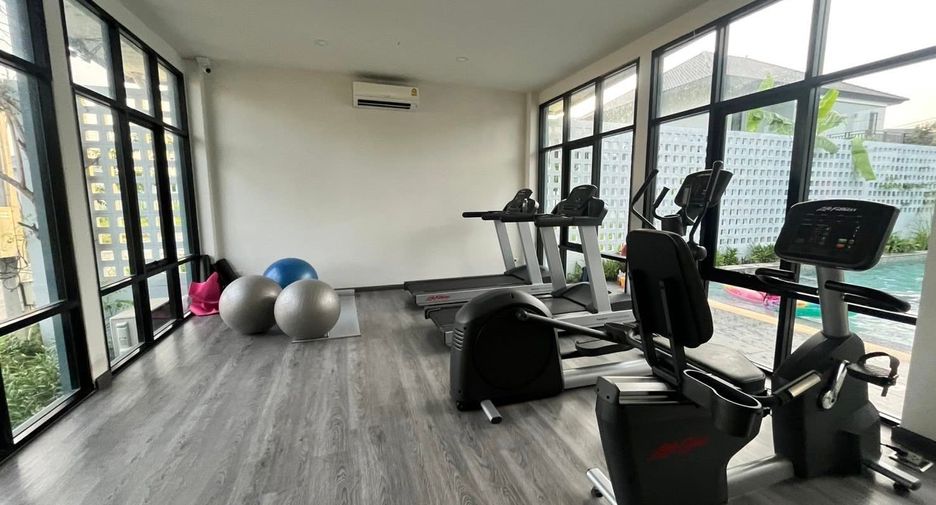 Haus zur Miete mit 3 Zimmer in Si Racha, Chonburi