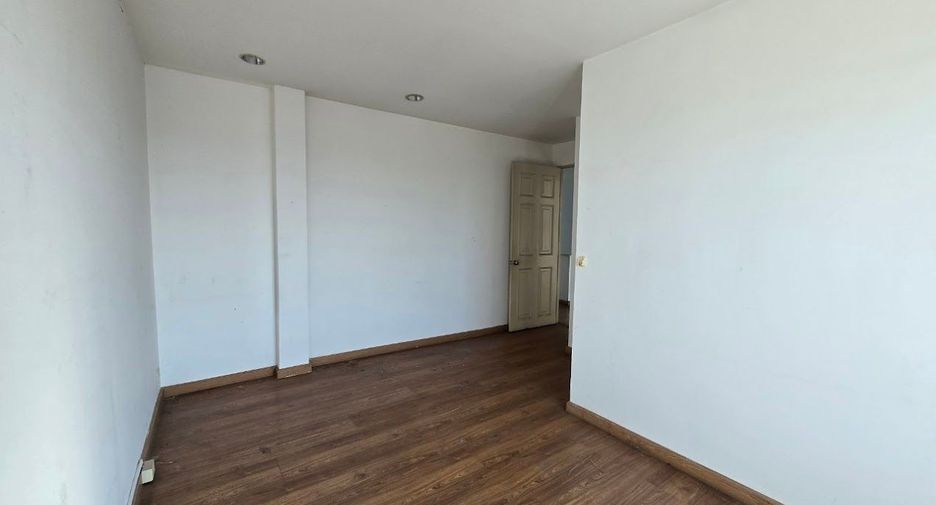 À vendre 3 chambres maison à Lat Phrao, Bangkok