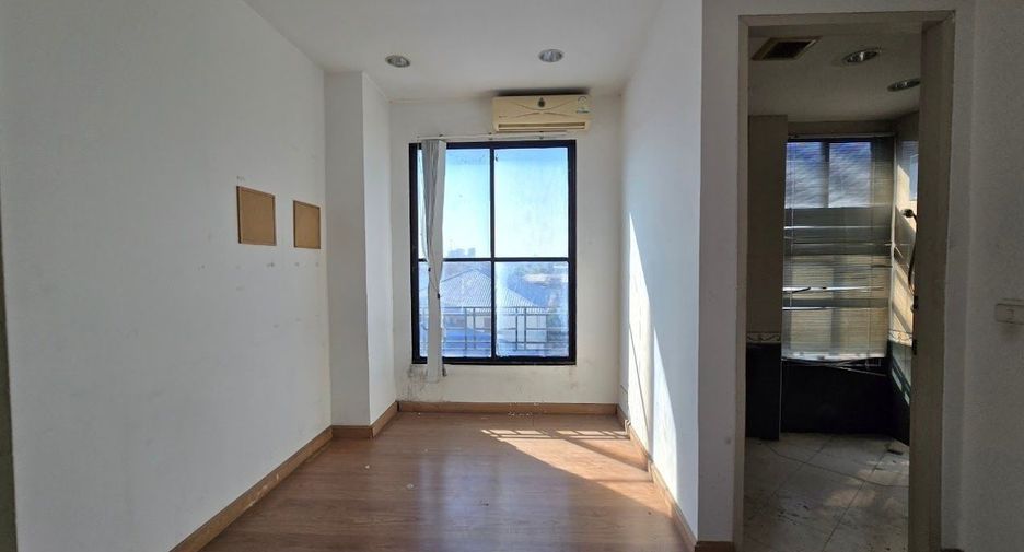 À vendre 3 chambres maison à Lat Phrao, Bangkok
