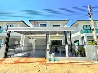 For rent 3 bed townhouse in Bang Lamung, Chonburi