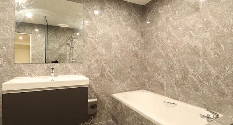 For rent 3 bedrooms condo in Bang Na, Bangkok