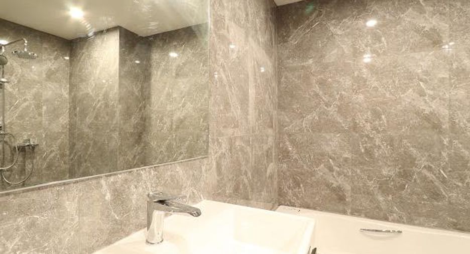 For rent 3 bedrooms condo in Bang Na, Bangkok