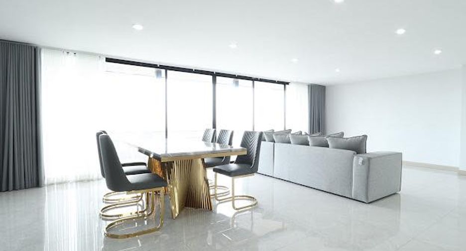 For rent 3 bedrooms condo in Bang Na, Bangkok