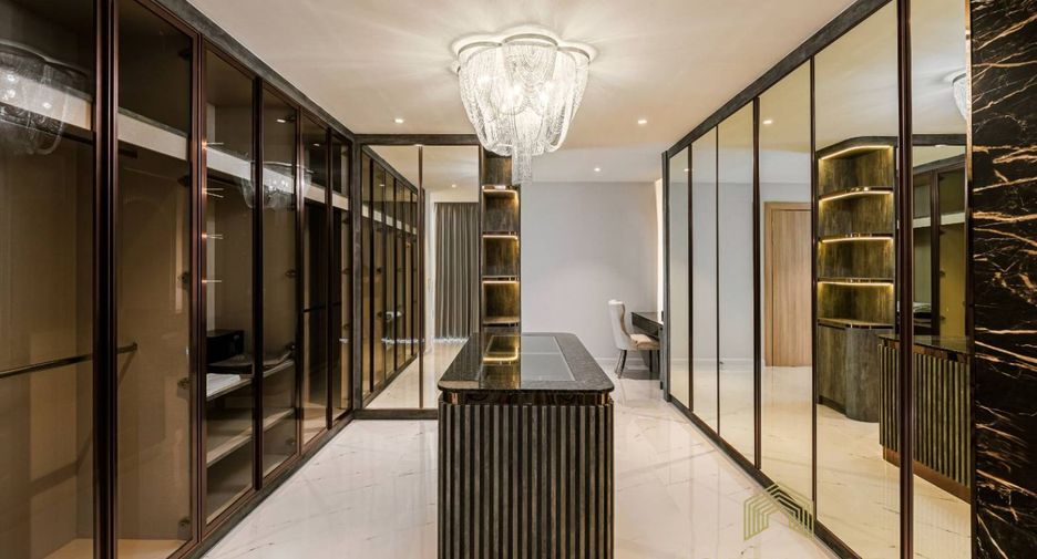 Villa en alquiler y en venta de 8 habitaciones en Bang Lamung, Chonburi