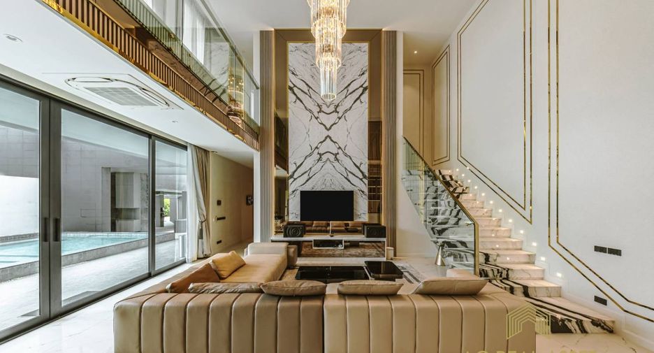 Villa en alquiler y en venta de 8 habitaciones en Bang Lamung, Chonburi
