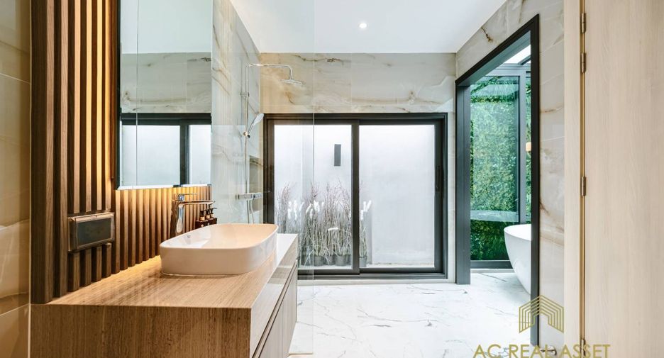 Villa en alquiler y en venta de 8 habitaciones en Bang Lamung, Chonburi