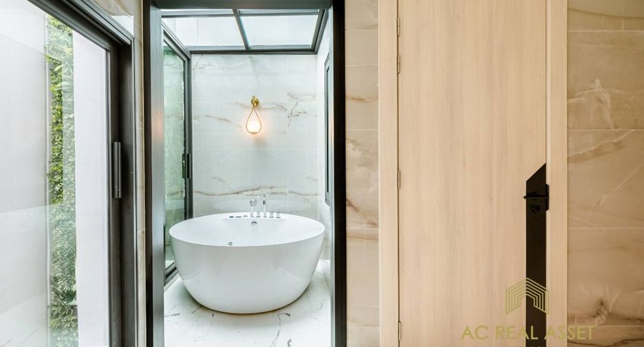 Villa en alquiler y en venta de 8 habitaciones en Bang Lamung, Chonburi