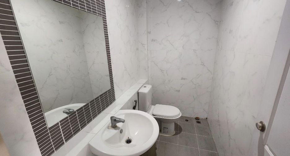 For rent and for sale 3 bedrooms townhouse in Bueng Kum, Bangkok