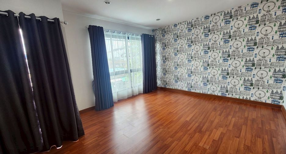 For rent and for sale 3 bedrooms townhouse in Bueng Kum, Bangkok