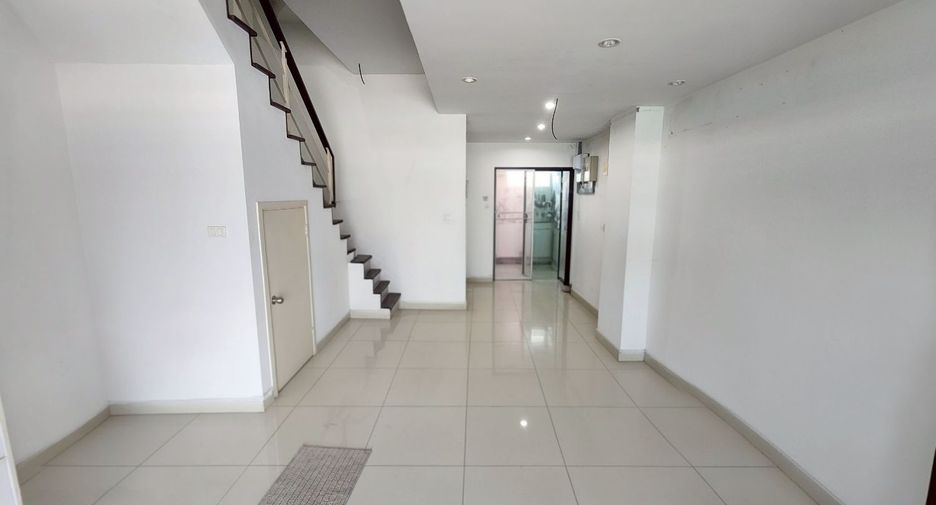 For rent and for sale 3 bedrooms townhouse in Bueng Kum, Bangkok