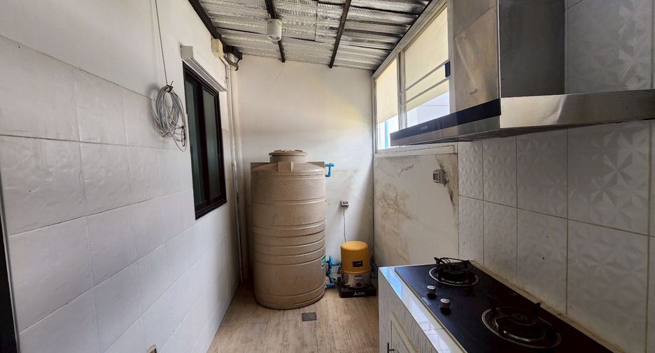 For rent and for sale 3 bedrooms townhouse in Bueng Kum, Bangkok