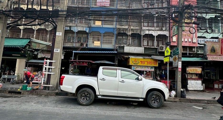 For rent 2 bedrooms retail Space in Bang Na, Bangkok