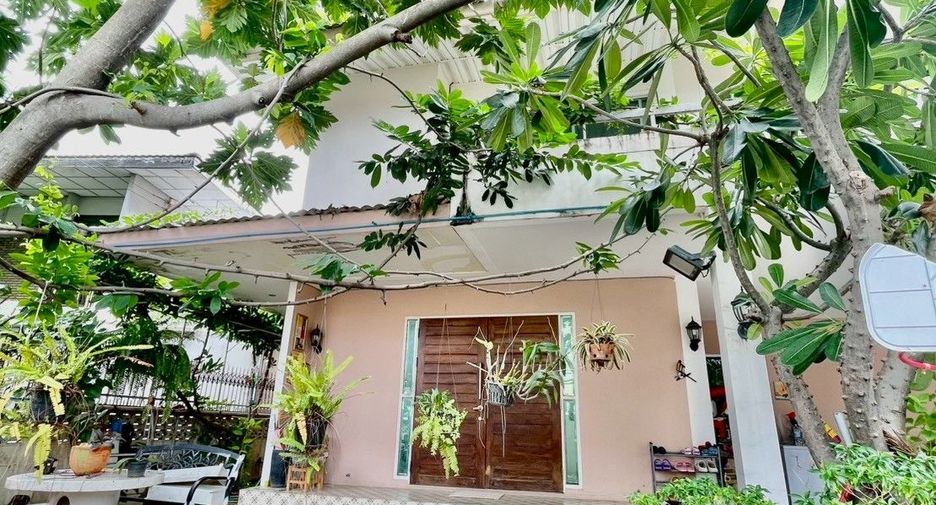 Casa en venta de 4 habitaciones en Chatuchak, Bangkok