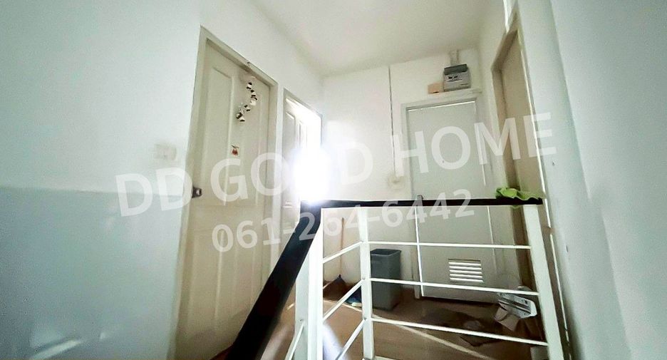 For sale 5 bedrooms townhouse in Lat Krabang, Bangkok