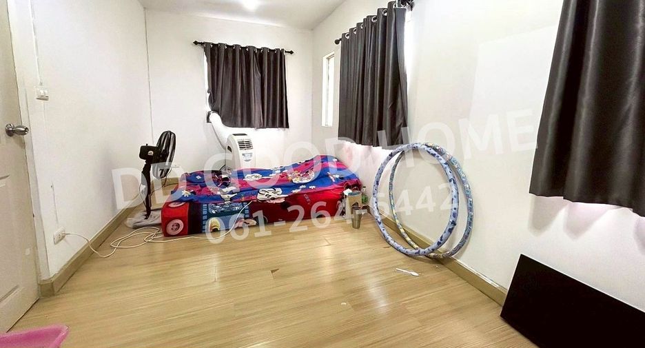 For sale 5 bedrooms townhouse in Lat Krabang, Bangkok