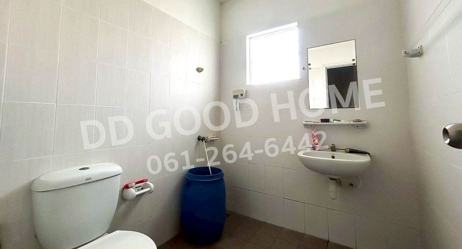 For sale 5 bedrooms townhouse in Lat Krabang, Bangkok