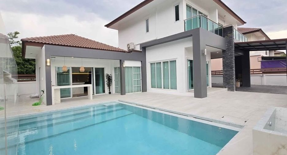 For rent 4 bedrooms house in Mueang Chiang Mai, Chiang Mai