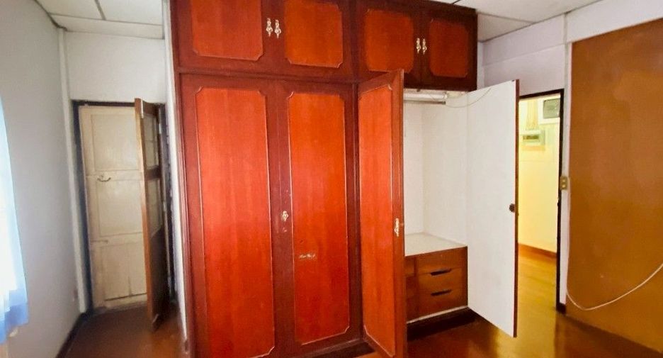 À vendre 5 chambres maison à Lak Si, Bangkok