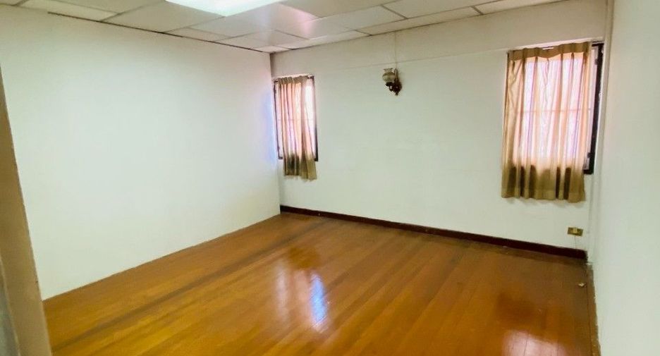 À vendre 5 chambres maison à Lak Si, Bangkok