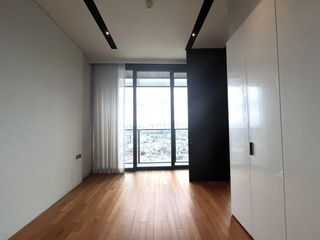 Продажа 1 кровать кондо в Кхлонг Сан, Бангкок