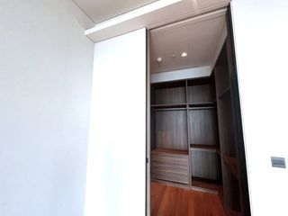 Продажа 1 кровать кондо в Кхлонг Сан, Бангкок