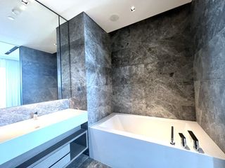 Продажа 1 кровать кондо в Кхлонг Сан, Бангкок