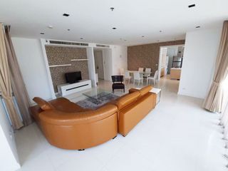 Condo en alquiler de 3 habitaciones en Pathum Wan, Bangkok