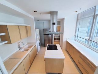 Condo en alquiler de 3 habitaciones en Pathum Wan, Bangkok