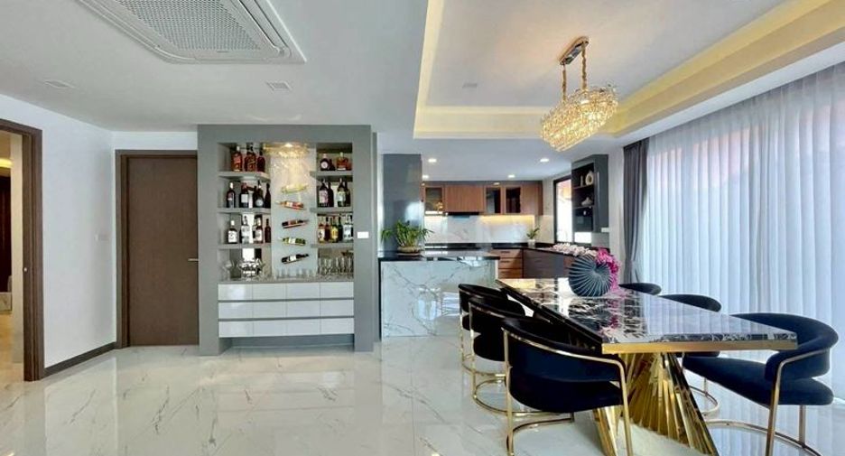 Villa en venta de 6 habitaciones en Bang Lamung, Chonburi