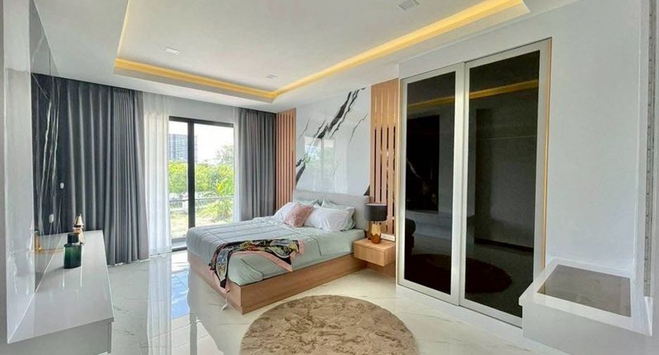 Villa en venta de 6 habitaciones en Bang Lamung, Chonburi