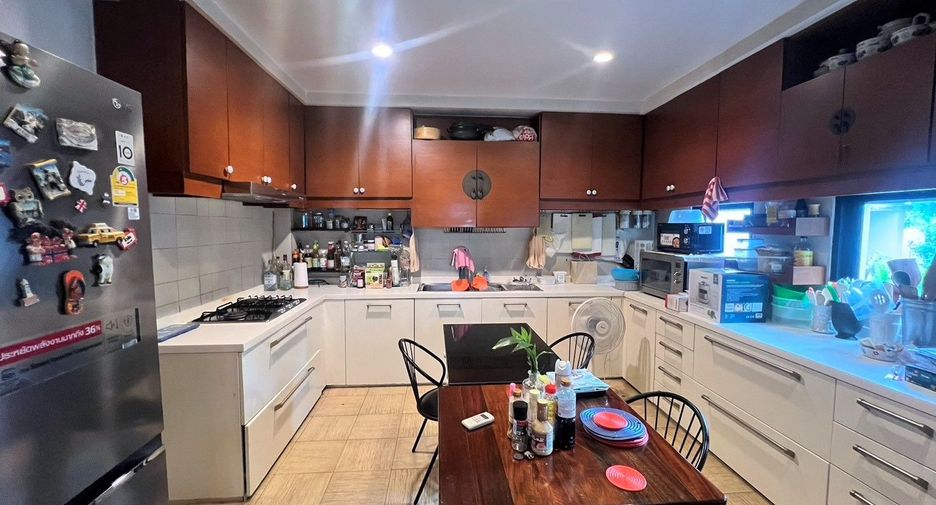 ขาย 6 ห้องนอน บ้านเดี่ยว ใน วัฒนา, กรุงเทพฯ