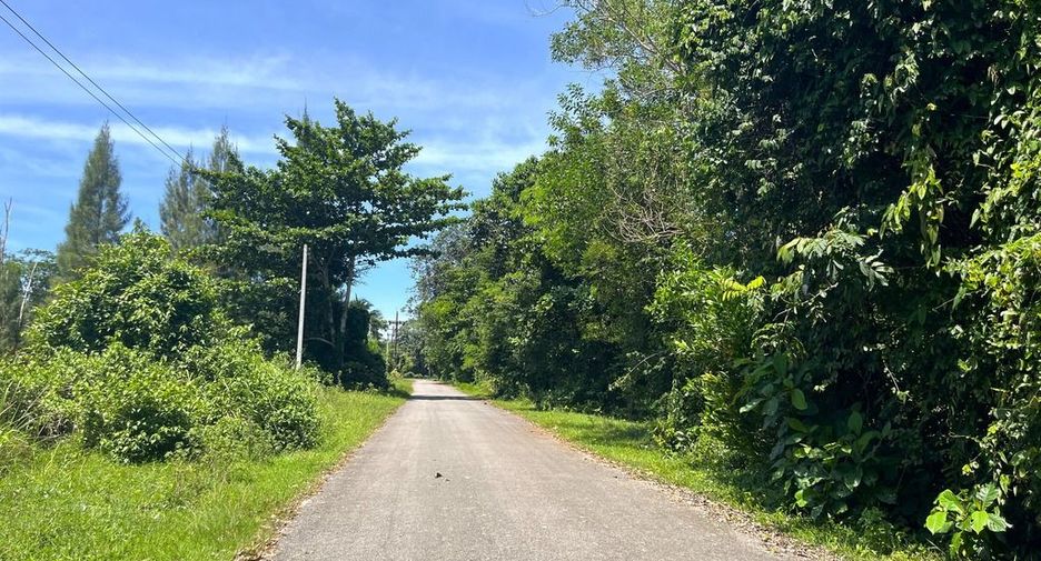 Terreno en venta en Thai Mueang, Phang Nga