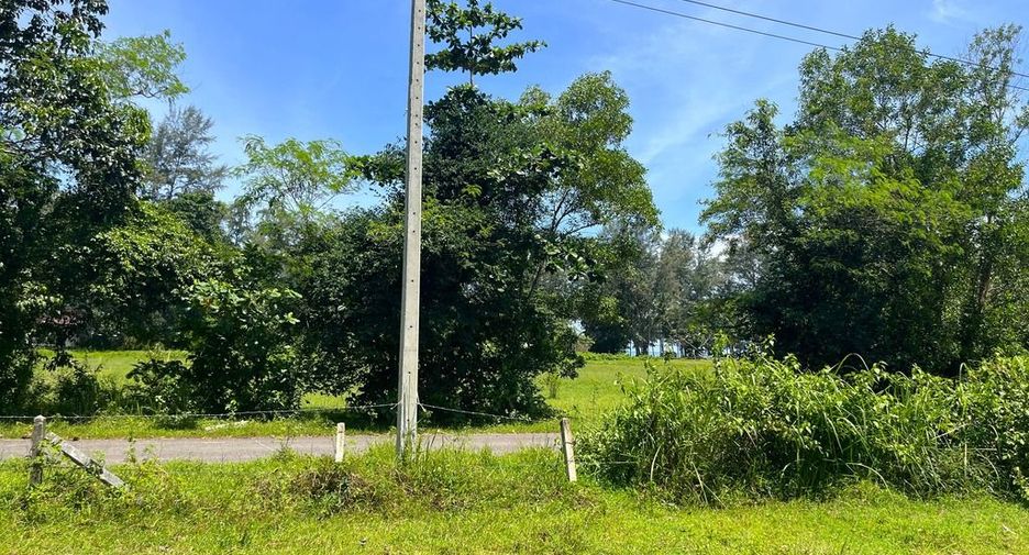 Terreno en venta en Thai Mueang, Phang Nga