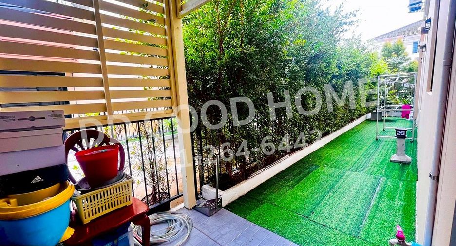 For sale 3 bedrooms townhouse in Saphan Sung, Bangkok