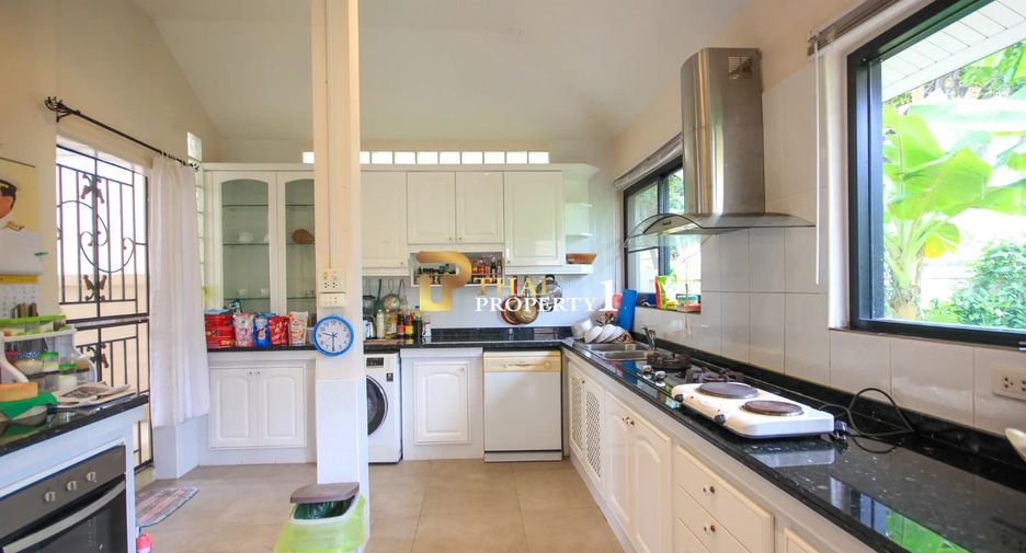 For sale 3 bedrooms villa in Hua Hin, Prachuap Khiri Khan