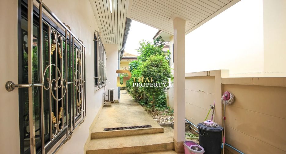 For sale 3 bedrooms villa in Hua Hin, Prachuap Khiri Khan