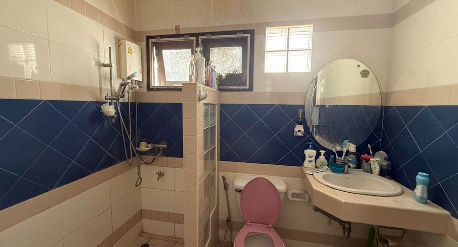 For sale 4 bedrooms house in Thung Khru, Bangkok
