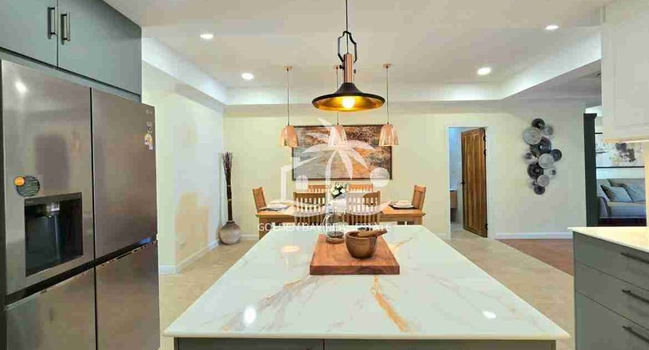 For sale 3 Beds condo in Bang Lamung, Chonburi