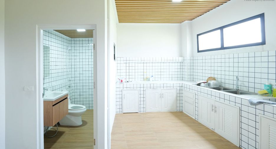 For sale 4 bedrooms retail Space in Bang Bua Thong, Nonthaburi