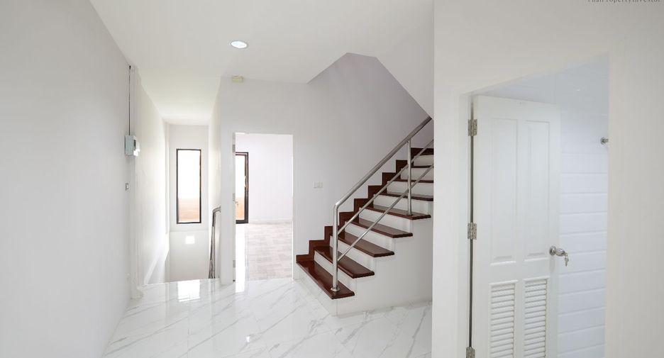 For sale 4 bedrooms retail Space in Bang Bua Thong, Nonthaburi