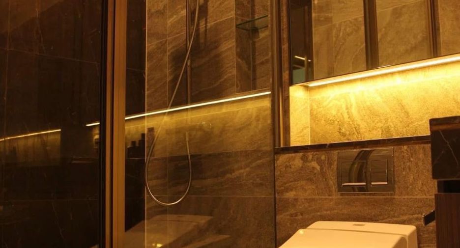 For sale 1 bed condo in Khlong Toei, Bangkok