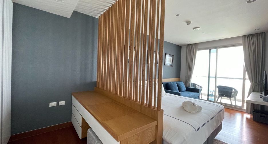 For sale 3 ベッドルーム condo in Bang Lamung, Chonburi