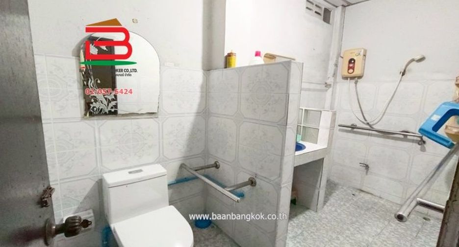 For sale 2 bedrooms townhouse in Bang Khen, Bangkok