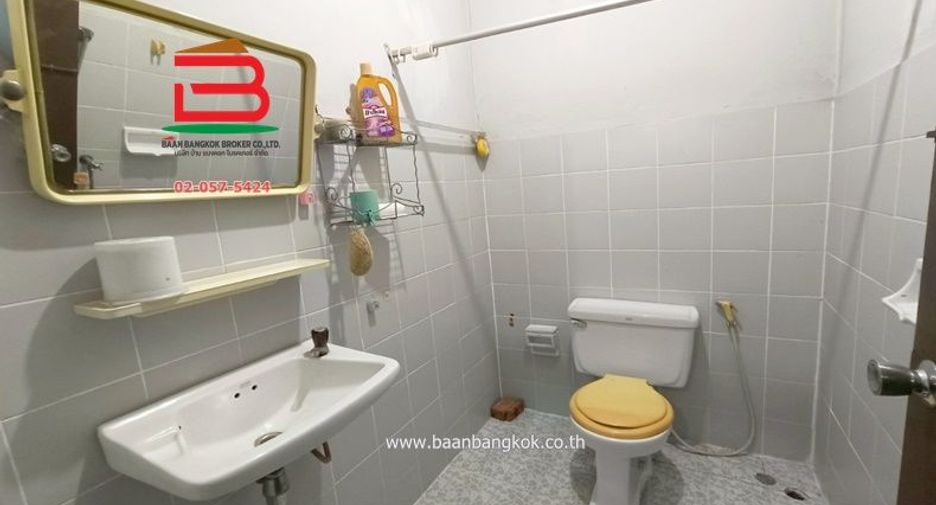 For sale 2 bedrooms townhouse in Bang Khen, Bangkok