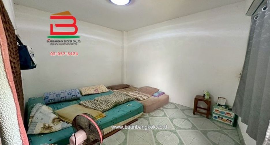 出售 4 卧室 联排别墅 在 Sai Mai, 曼谷