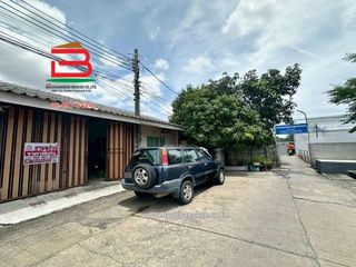 出售 4 卧室 联排别墅 在 Sai Mai, 曼谷